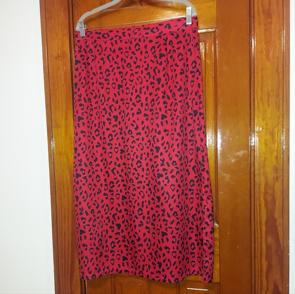 Chic Leopard Skirt
